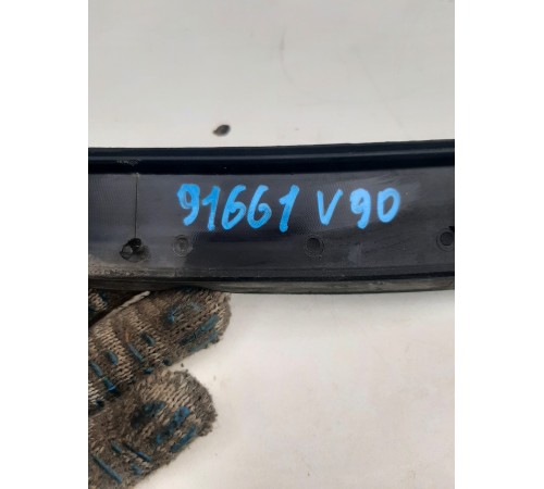 Уплотнитель двери (задний, левый)