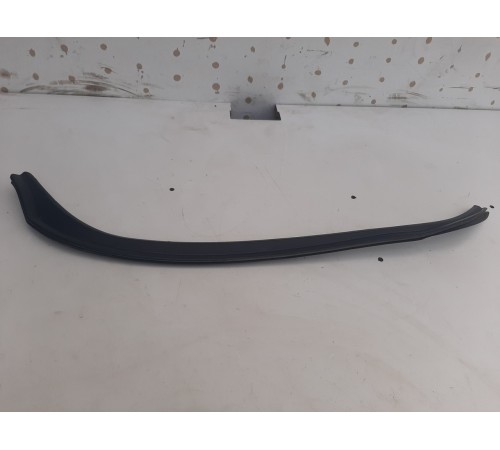 Уплотнитель двери (задний, левый)