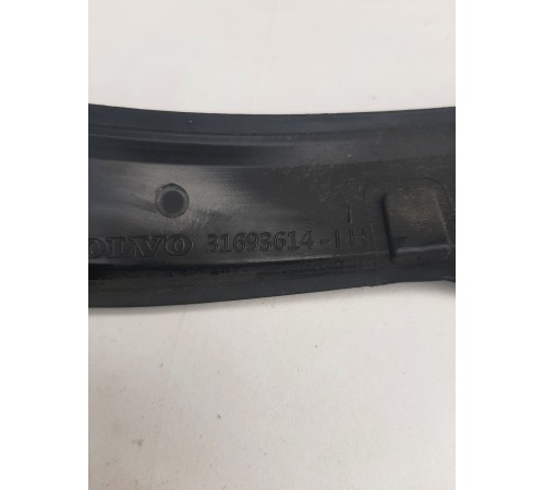 Уплотнитель двери (задний, левый)