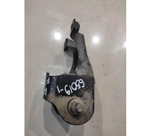 Кронштейн заднего редуктора