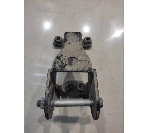 Кронштейн заднего редуктора