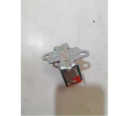 Рычаг открывания капота