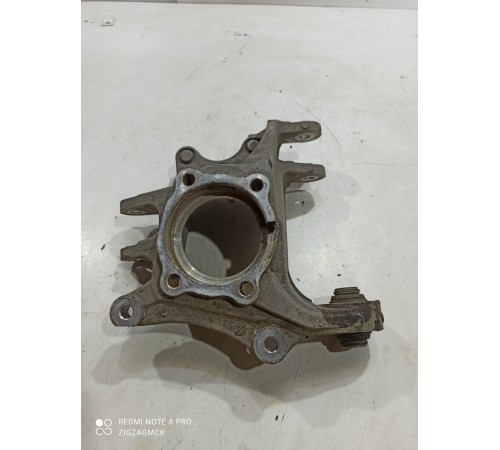 Кулак поворотный(задний правый)