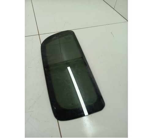 Форточка двери задняя левая