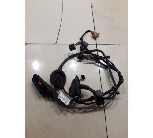 Электропроводка двери (передняя правая)