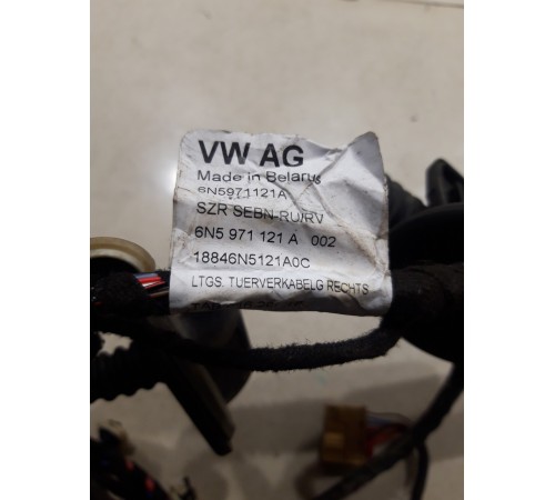 Электропроводка двери (передняя правая)