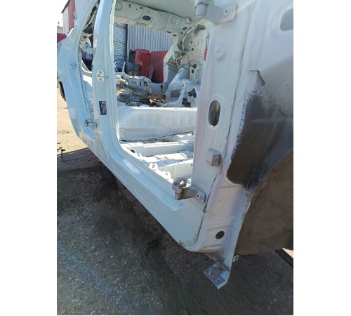 Порог со стойкой правый