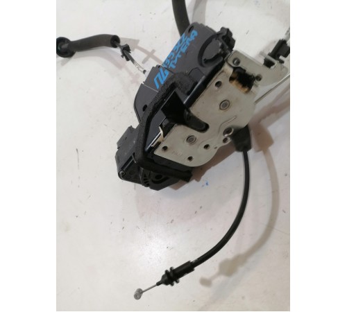 Замок двери передний левый