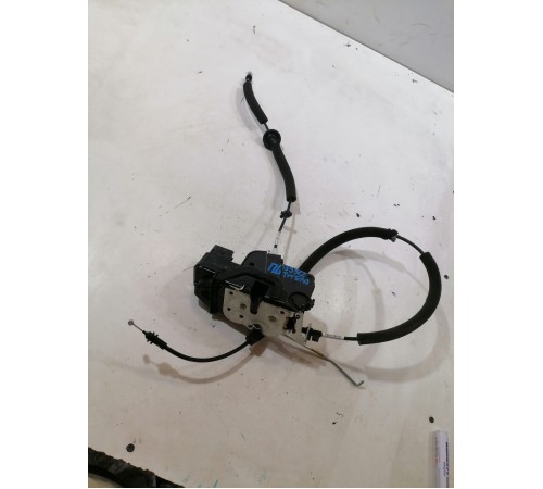 Замок двери передний левый