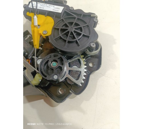 Замок двери крышки багажника