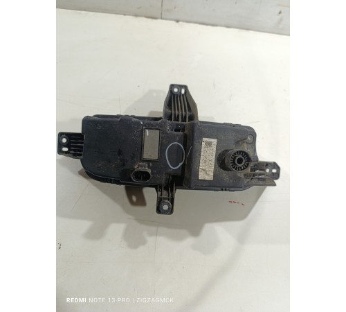 Фара противотуманная левая 