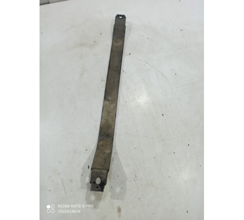 Крепление топливного бака правое