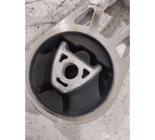 Опора двигателя задняя