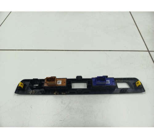 Кнопка блокировки дверей