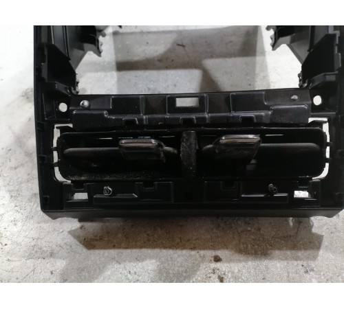 Накладка центральной консоли задняя