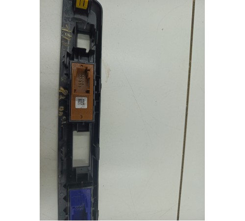 Кнопка блокировки дверей