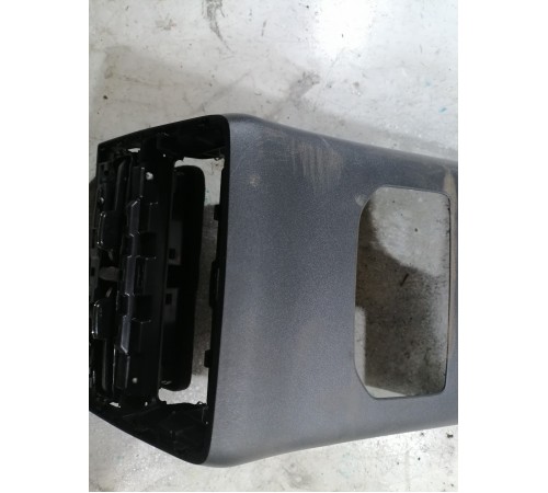 Накладка центральной консоли задняя