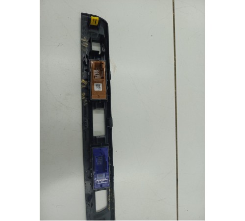 Кнопка блокировки дверей