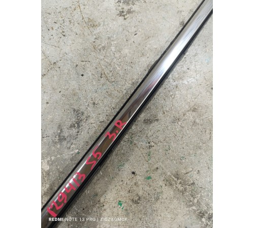 Уплотнитель стекла задний правый хром