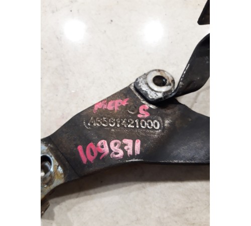 Кронштейн(крепление) выпускного коллектора