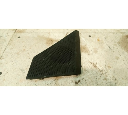 Правая накладка колонки в торпеду