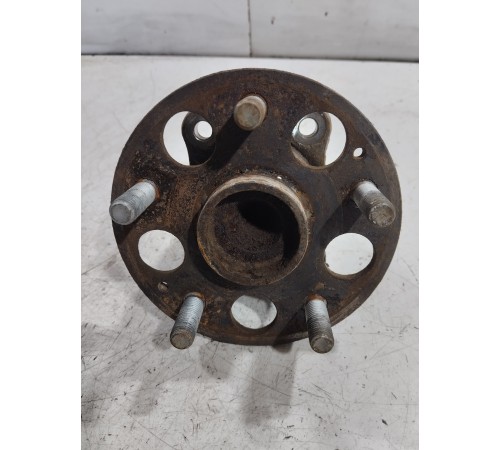 Ступица задняя левая