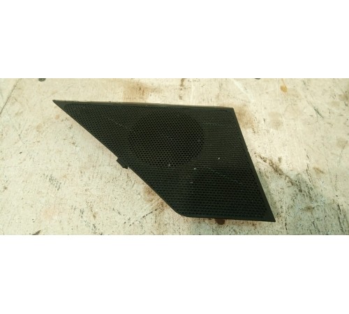 Правая накладка колонки в торпеду