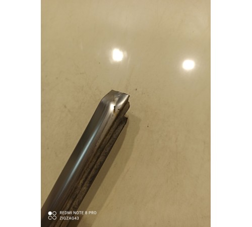 Уплотнитель стекла(передний, левый, внешний)