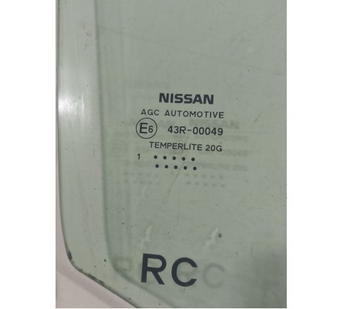 Стекло двери заднее правое