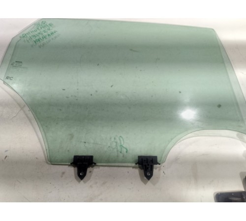 Стекло двери заднее правое