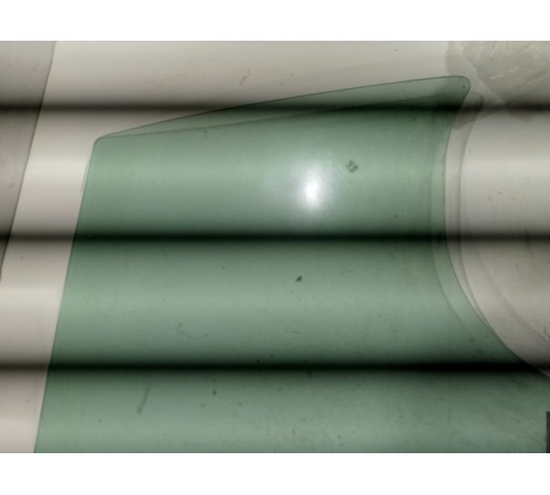 Стекло двери заднее правое