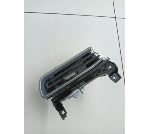 Дефлектор воздушный левый