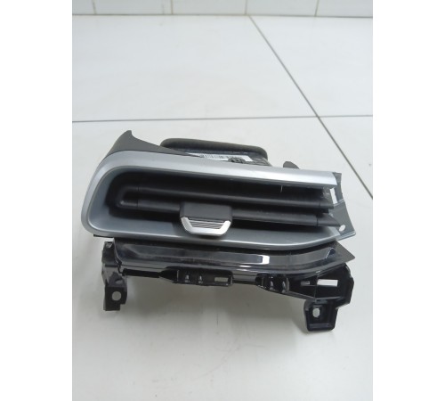 Дефлектор воздушный левый