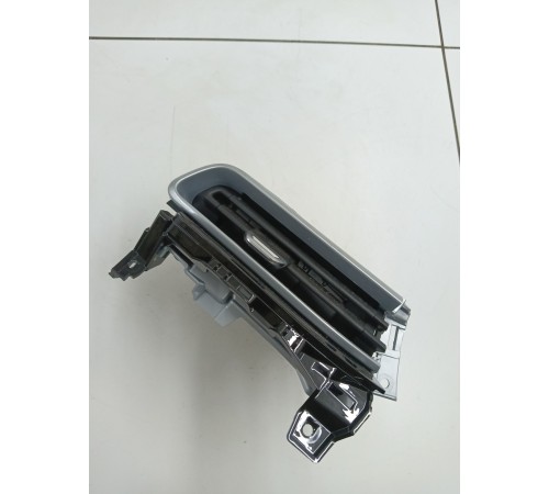 Дефлектор воздушный левый