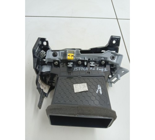 Дефлектор воздушный левый