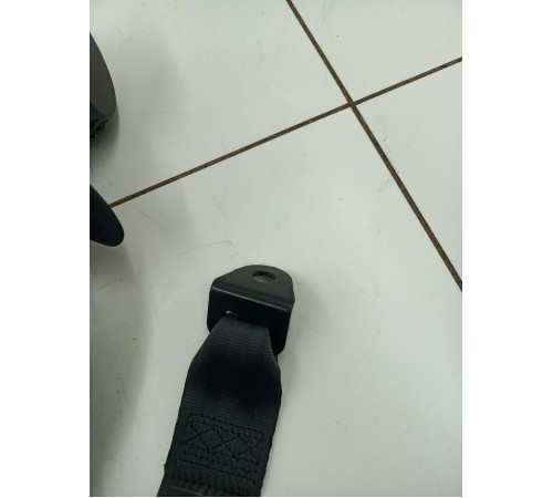 Ремень безопасности третьего ряда левый