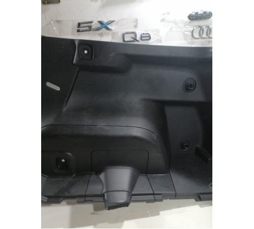 Обшивка багажника (правая)