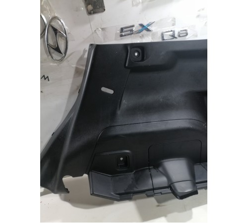 Обшивка багажника (правая)