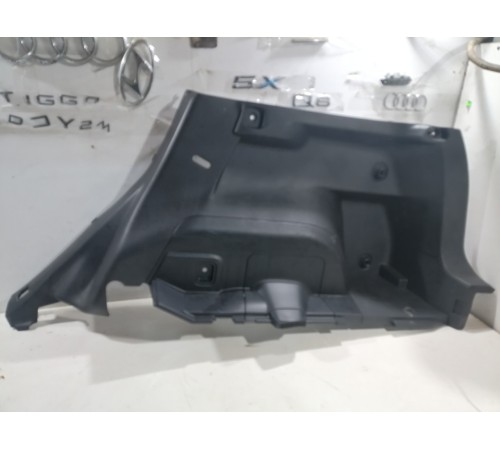 Обшивка багажника (правая)