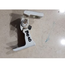 Петля двери(передняя правая нижняя)