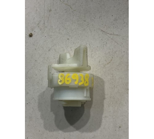 Крепеж фонаря (задний левый)