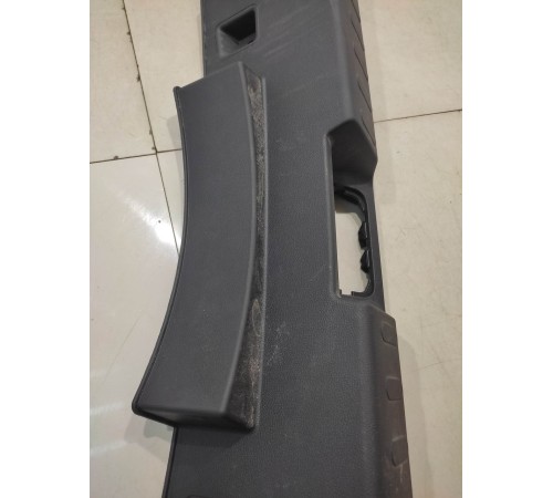 накладка багажника (нижняя)