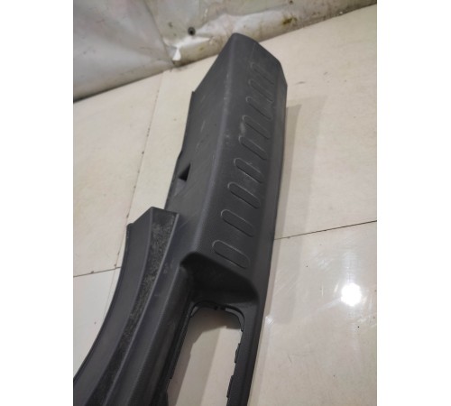 накладка багажника (нижняя)