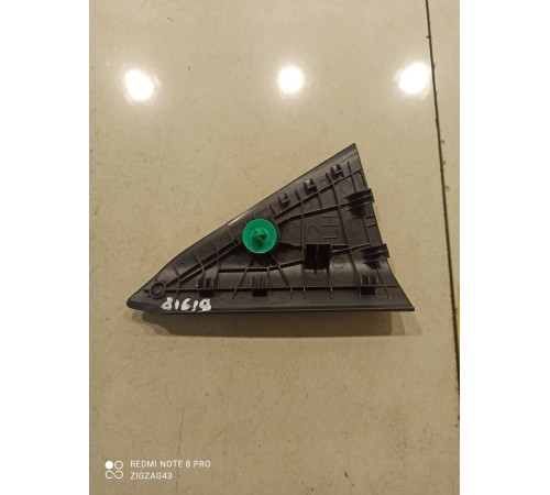 Уголок двери