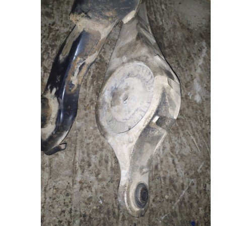 Рычаг подвески (задний, правый, нижний)