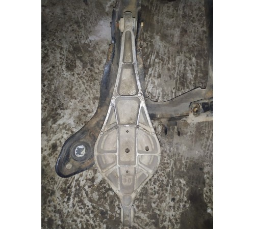 Рычаг подвески (задний, правый, нижний)