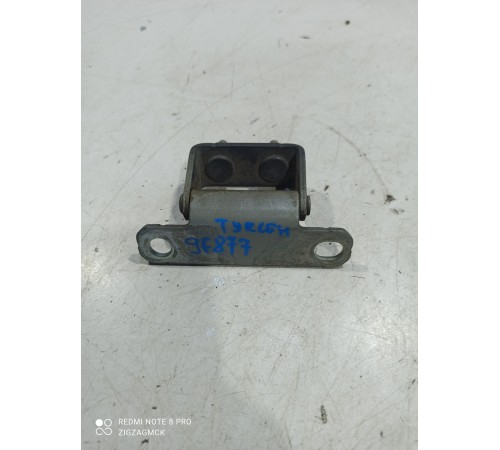 Петля багажника правая