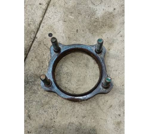 Кронштейн задней ступицы