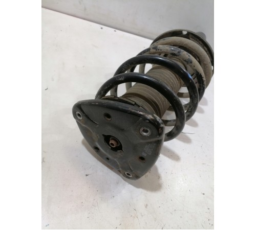 Амортизатор подвески передний правый в сборе