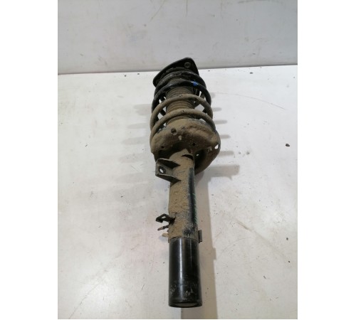 Амортизатор подвески передний правый в сборе